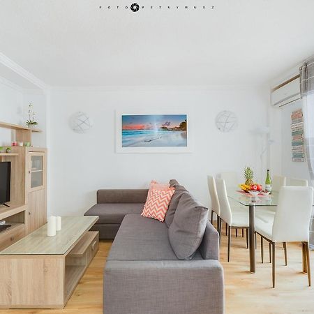 Apartment With Pool & Balcony Less Than 10Min Walk To La Mata Beach! Torrevieja Eksteriør billede