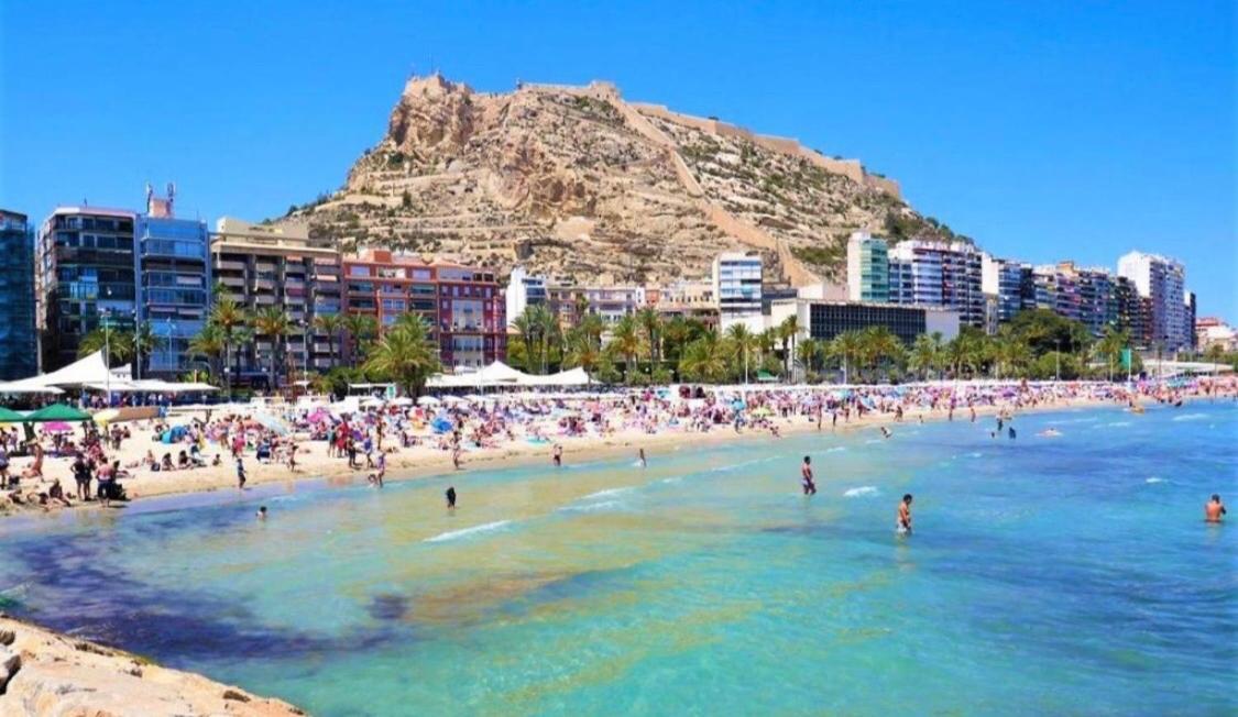 Apartment With Pool & Balcony Less Than 10Min Walk To La Mata Beach! Torrevieja Eksteriør billede